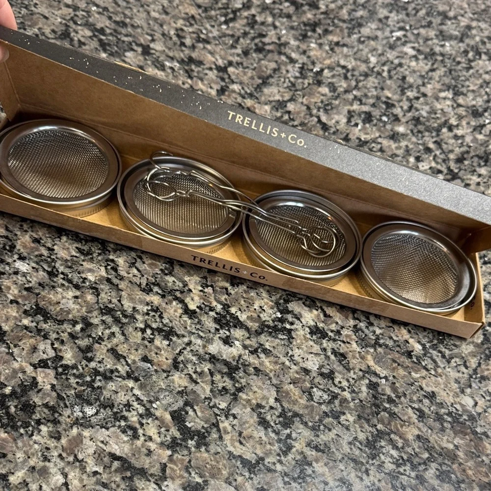 Trellis Co Jar Lid Kit & stands NEW